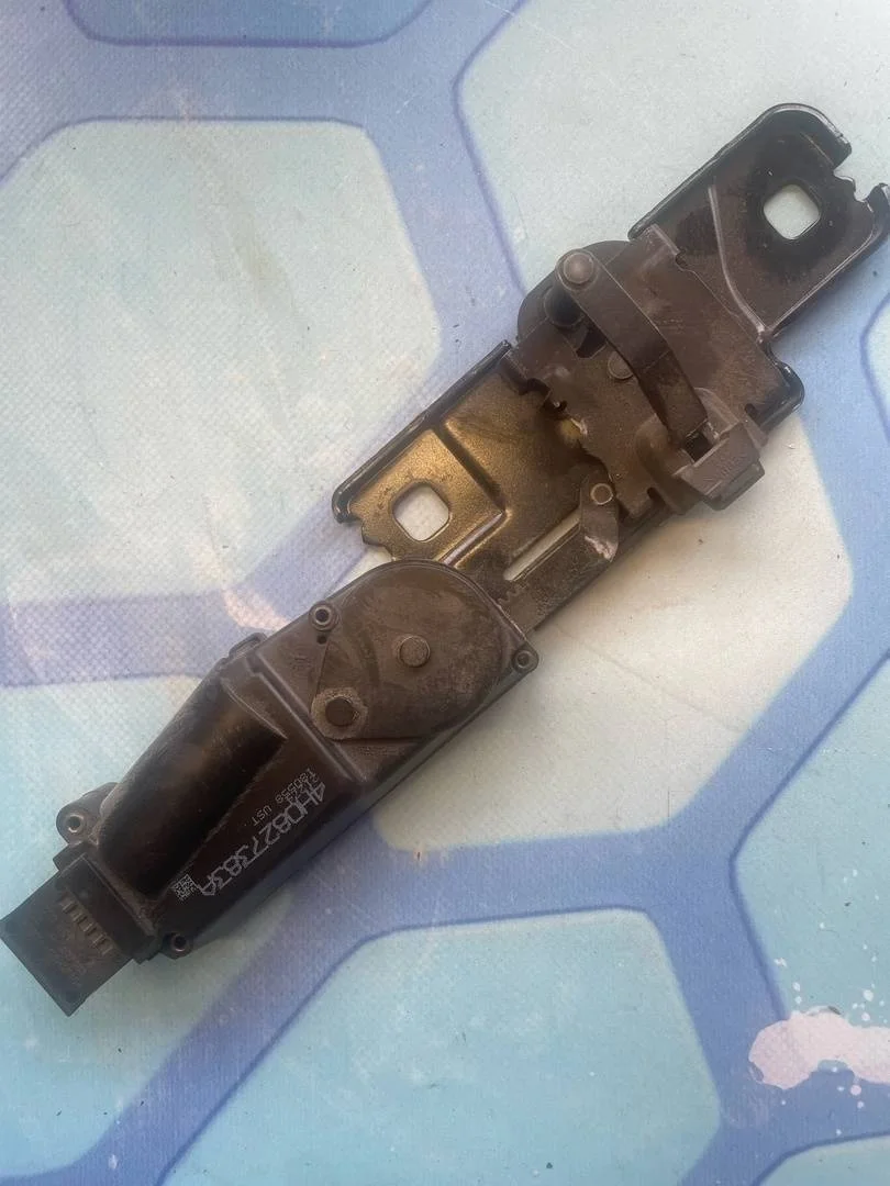 Замок багажника Audi A7 2014