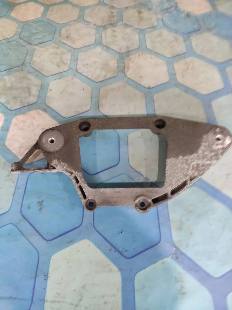 Кронштейн редуктора Audi A7 2014