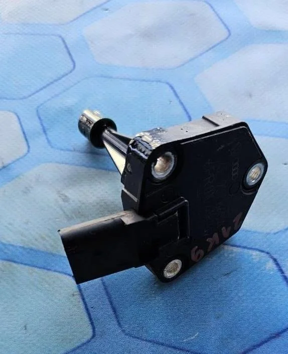 Датчик уровня масла Skoda Octavia 2014 A7