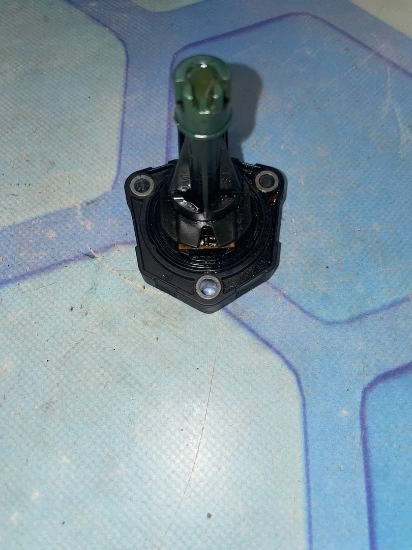 Датчик уровня масла Audi A3 2015 8V