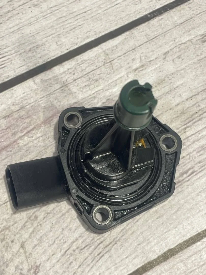 Датчик уровня масла Audi A3 2015 8V