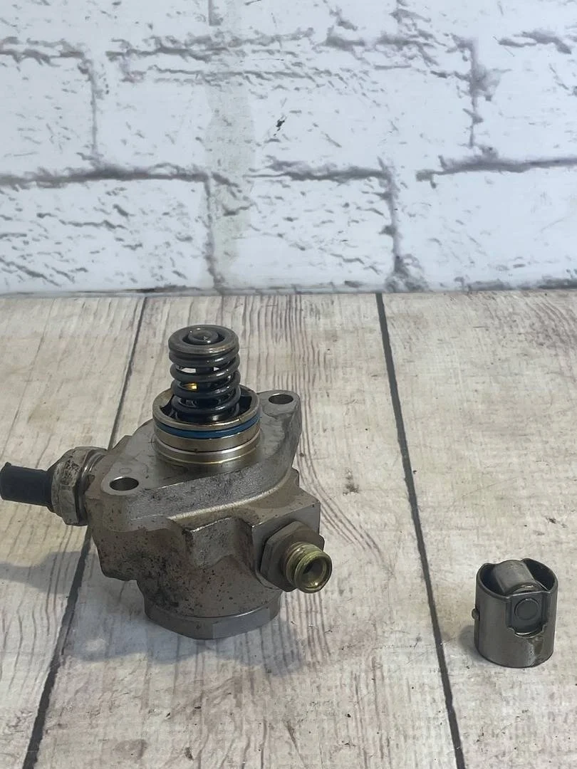 Насос топливный высокого давления Audi A3 2015 8V