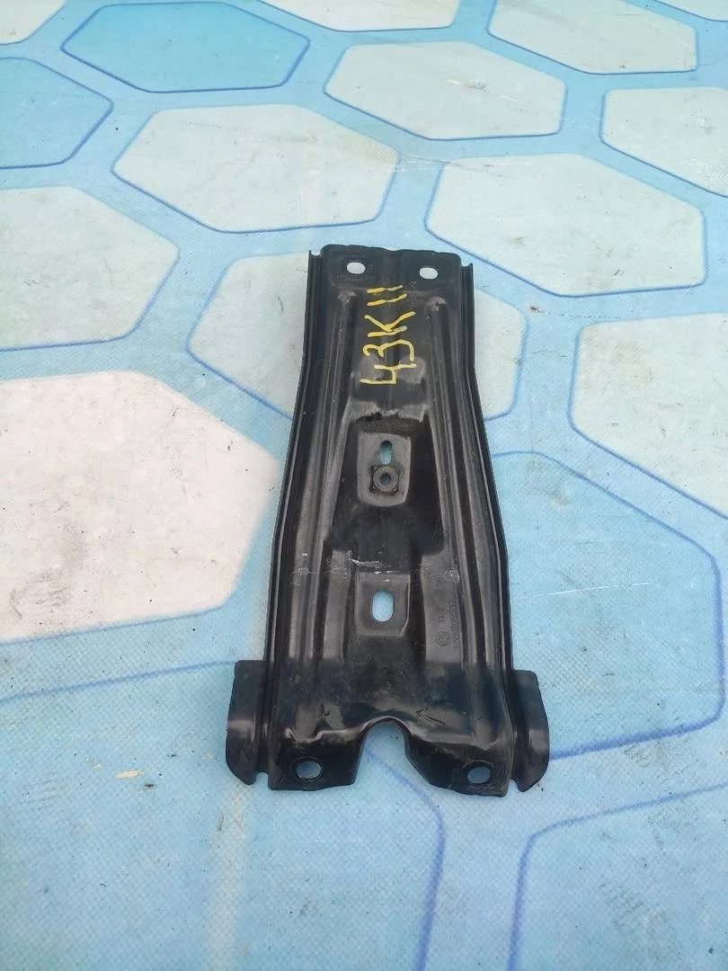 Кранштейн VW Tiguan 2 2018