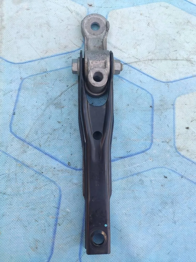 Опора двигателя VW Tiguan 2 2018