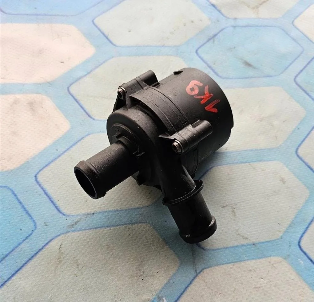 Насос водяной дополнительный VW Tiguan 2 2018