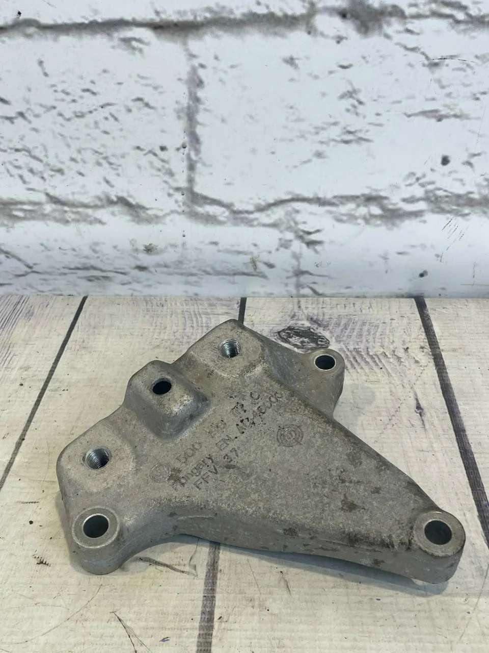 Кронштейн кпп левый Audi Q3 2019 8U