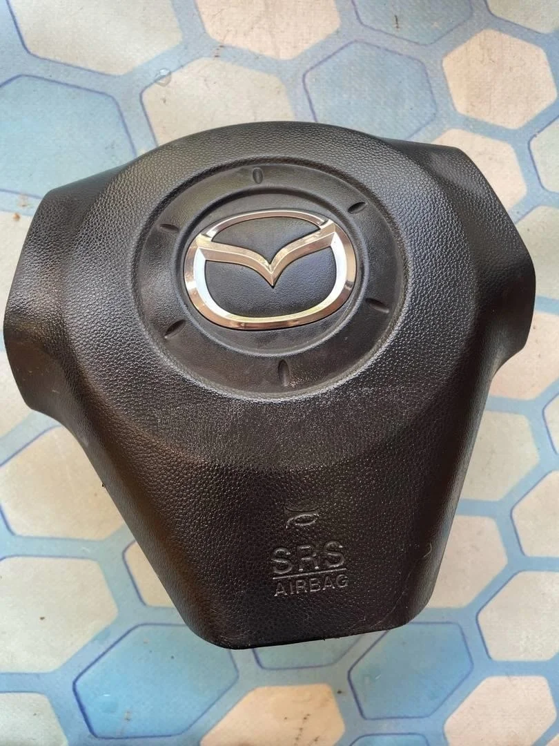Подушка безопасности в рулевое колесо Mazda 3 2002-2009 BK