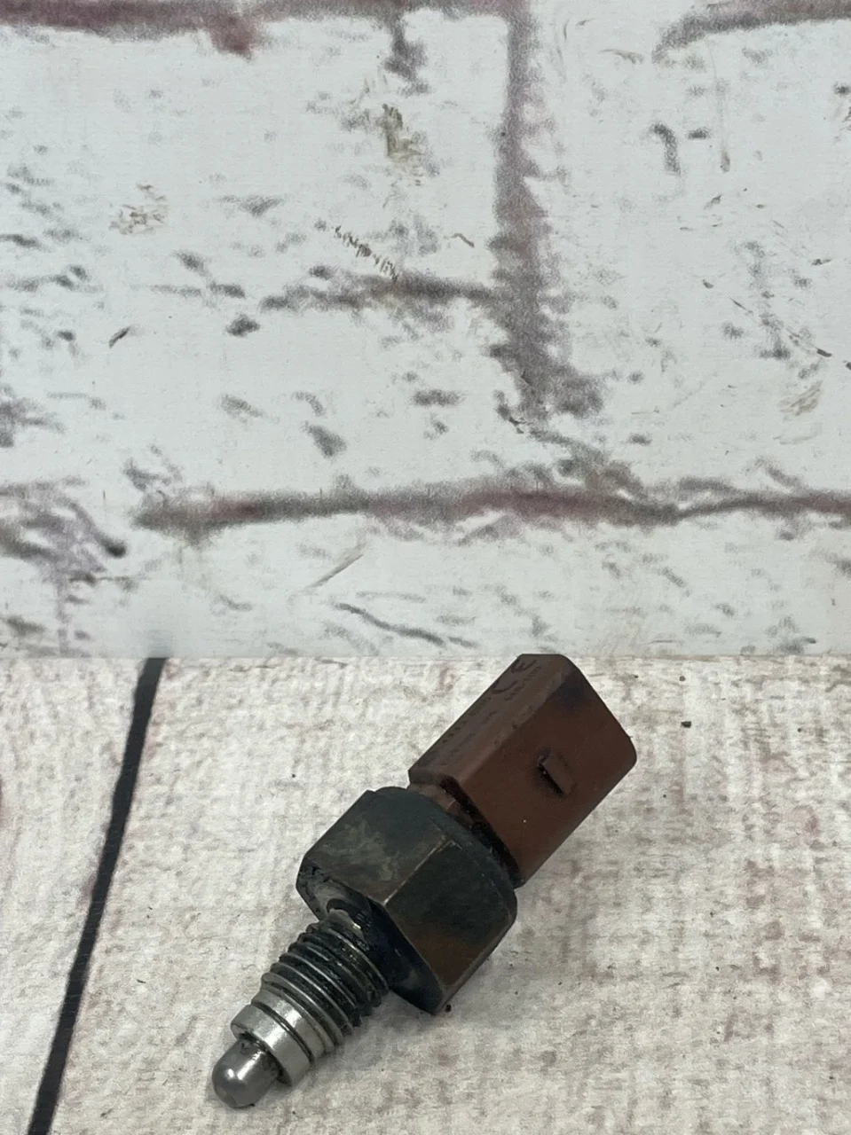 Датчик включения заднего хода Audi A1 2010-..