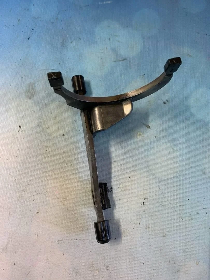 Вилка переключения передач кпп Audi A3 1996-2003 8L1