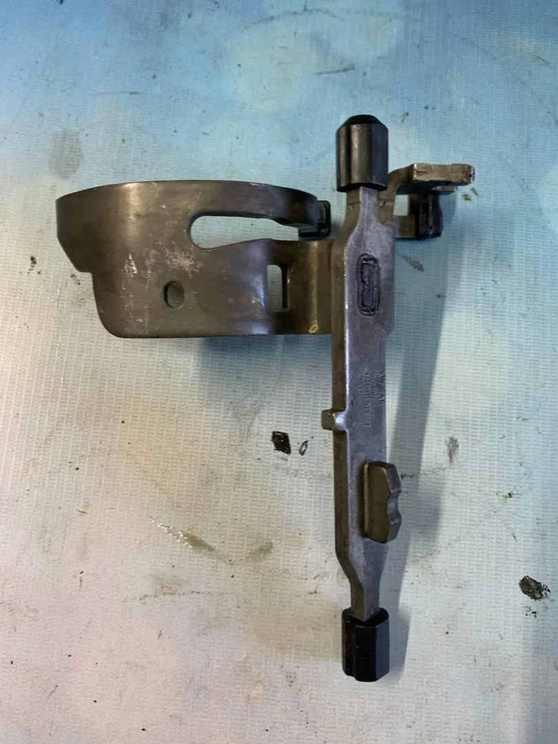 Вилка переключения передач кпп Audi A3 1996-2003 8L1