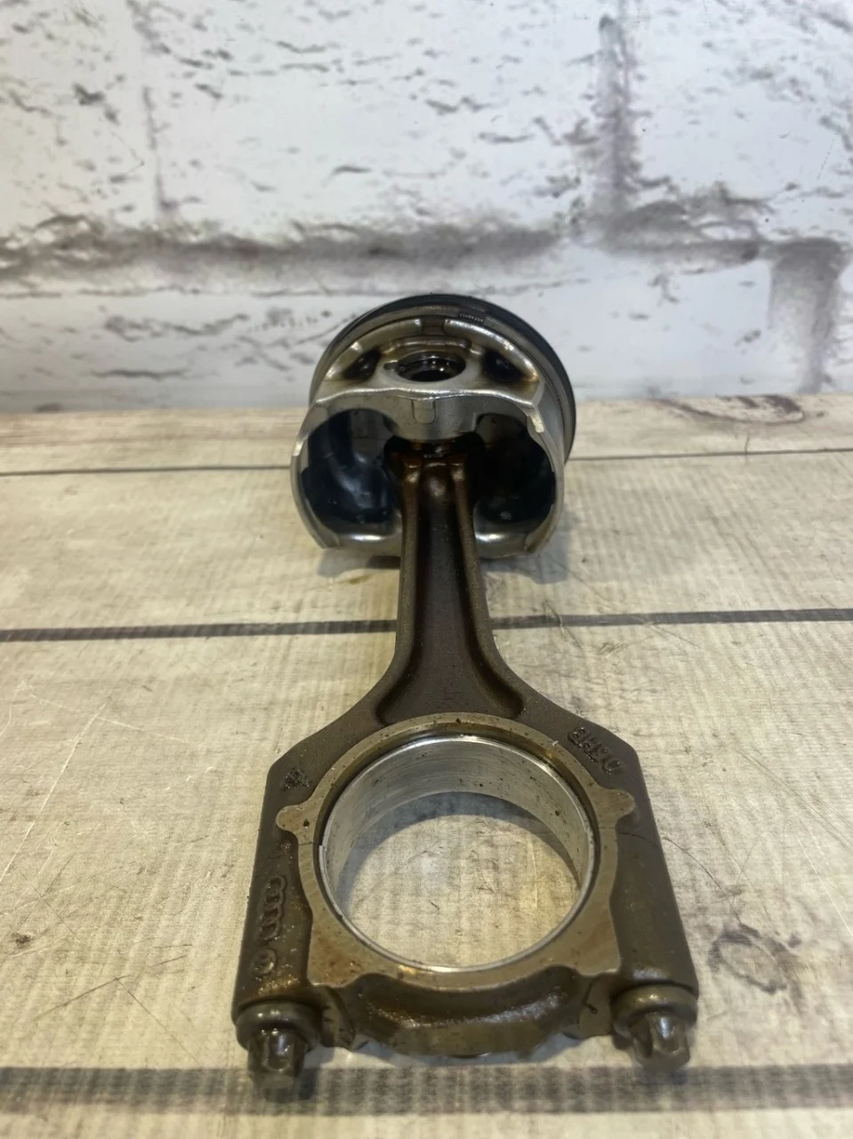 Поршень в сборе шатуном Audi A3 2003-2013 8P1