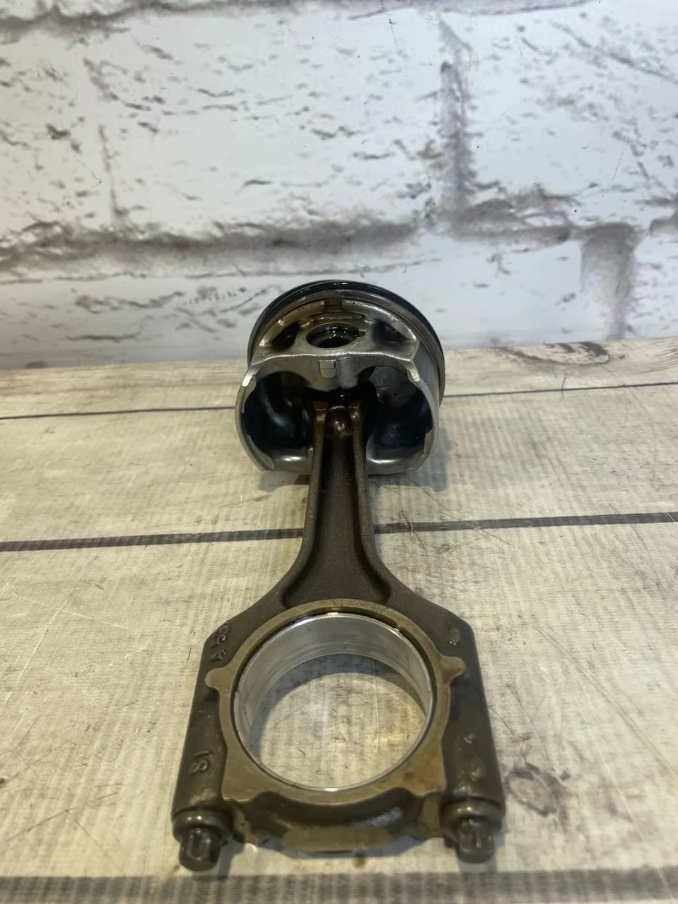 Поршень в сборе шатуном Audi A3 2003-2013 8P1