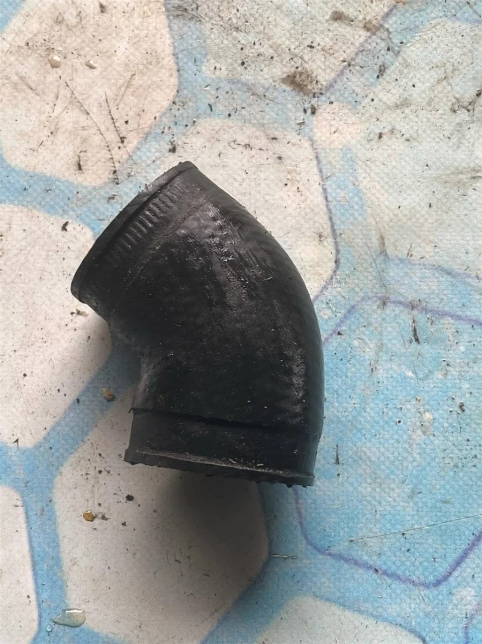 Патрубок интеркулера Audi A4 1994-2001 B5