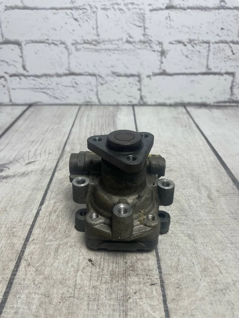 Насос гидроусилителя руля гур Audi A4 1994-2001 B5