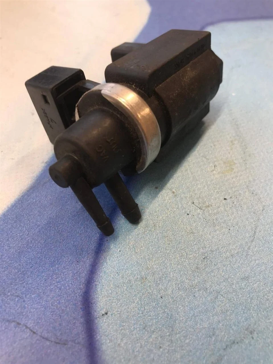 Клапан электромагнитный Audi A4 2000-2004 B6