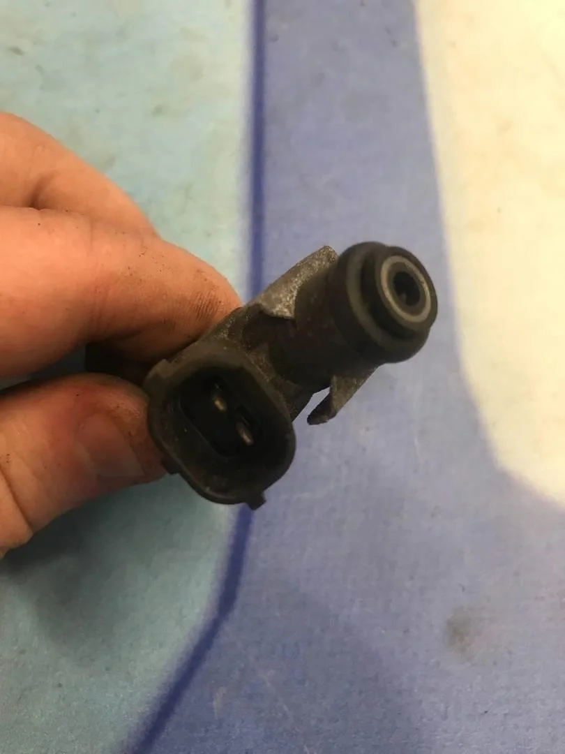 Форсунка топливная бензиновая Audi A4 2000-2004 B6