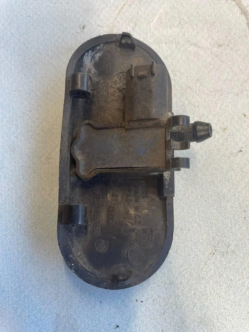 Форсунка омывателя стекла Audi A4 2000-2004 B6