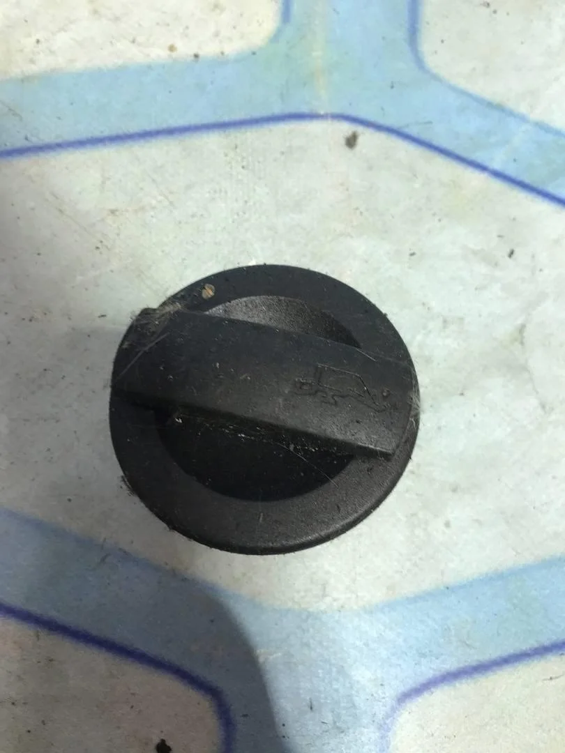 Крышка маслозаливной горловины Audi A4 2000-2004 B6