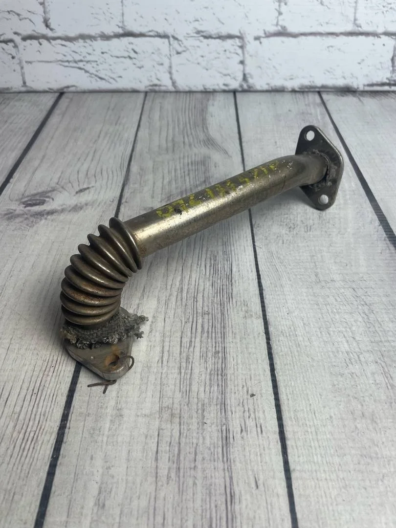 Трубка системы охлаждения Audi A4 2000-2004 B6