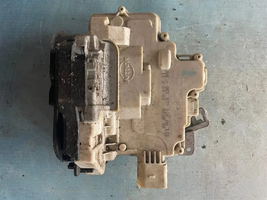 Замок двери задней правой Audi A4 2005-2007 B7