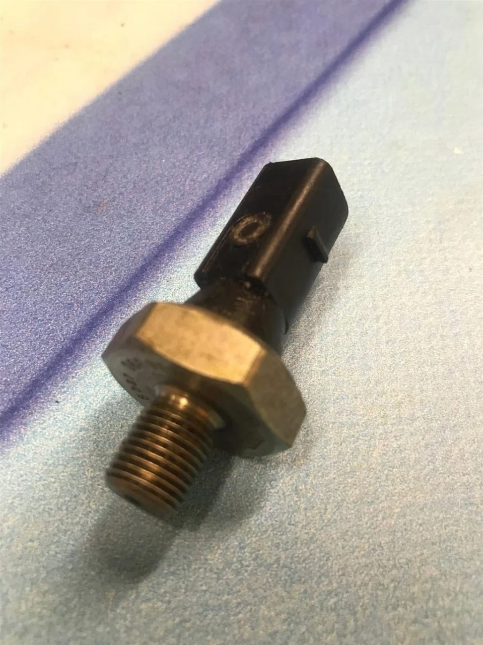 Датчик давления масла Audi A4 2005-2007 B7