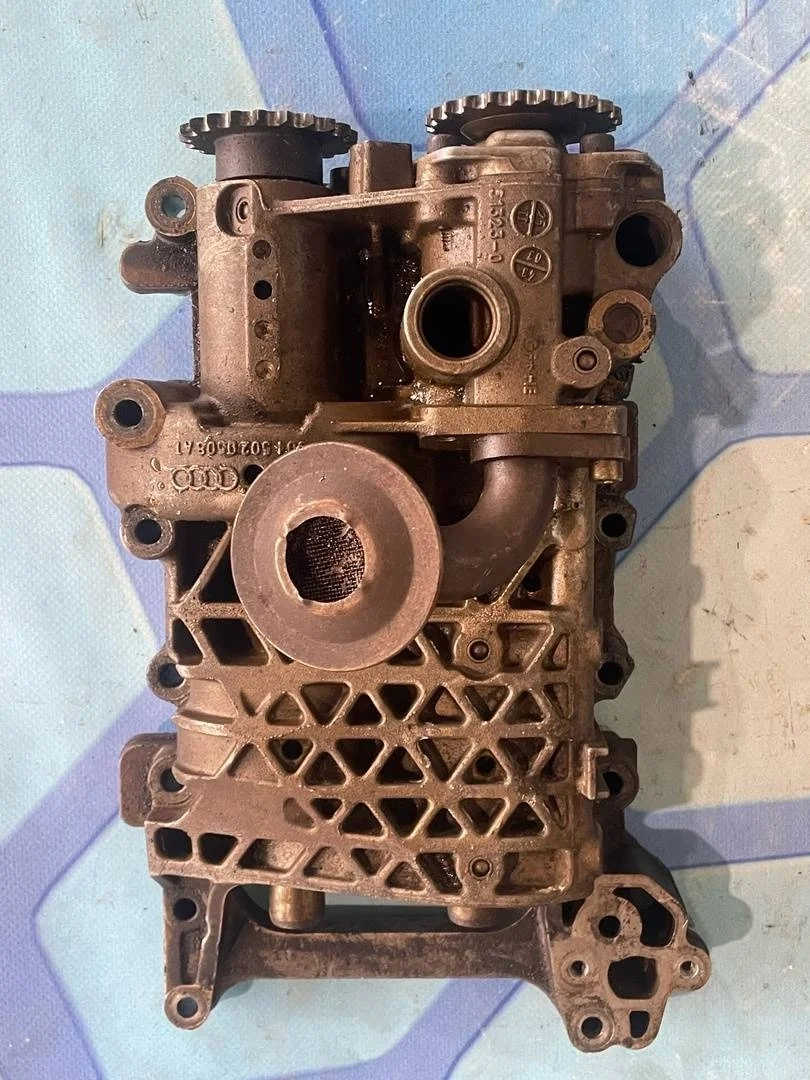 Масляный насос Audi A4 2005-2007 B7