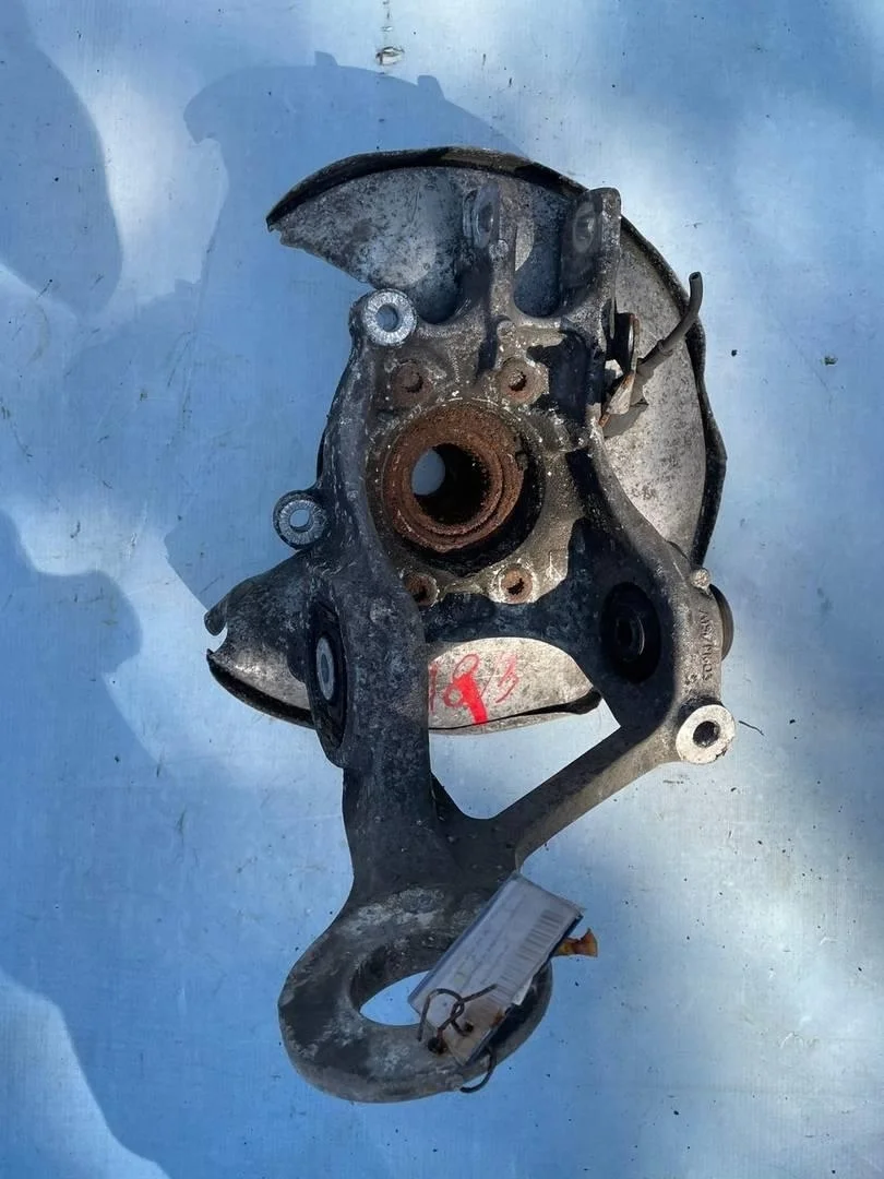 Кулак поворотный задний правый Audi A4 2007-2015 B8