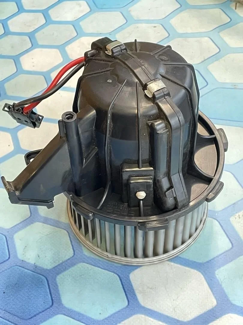 Моторчик печки Audi A4 2007-2015 B8