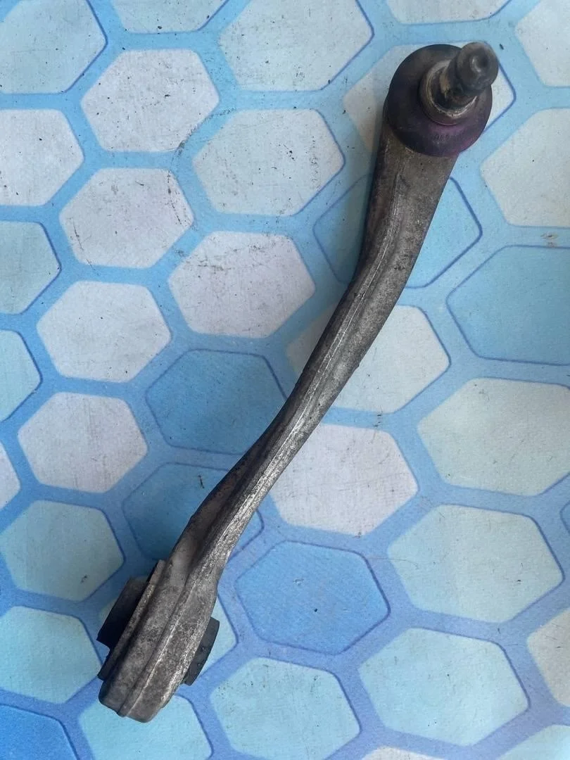 Рычаг передний верхний левый Audi A4 2007-2015 B8