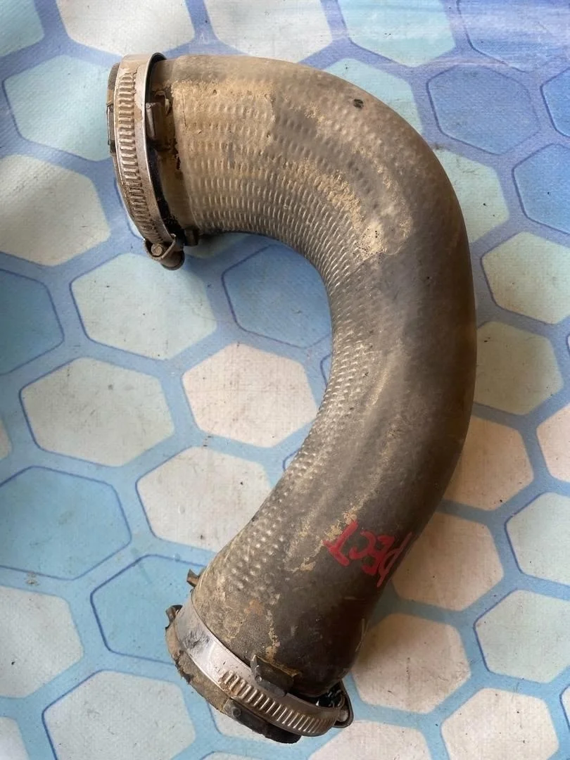 Патрубок интеркулера Audi A4 2007-2015 B8