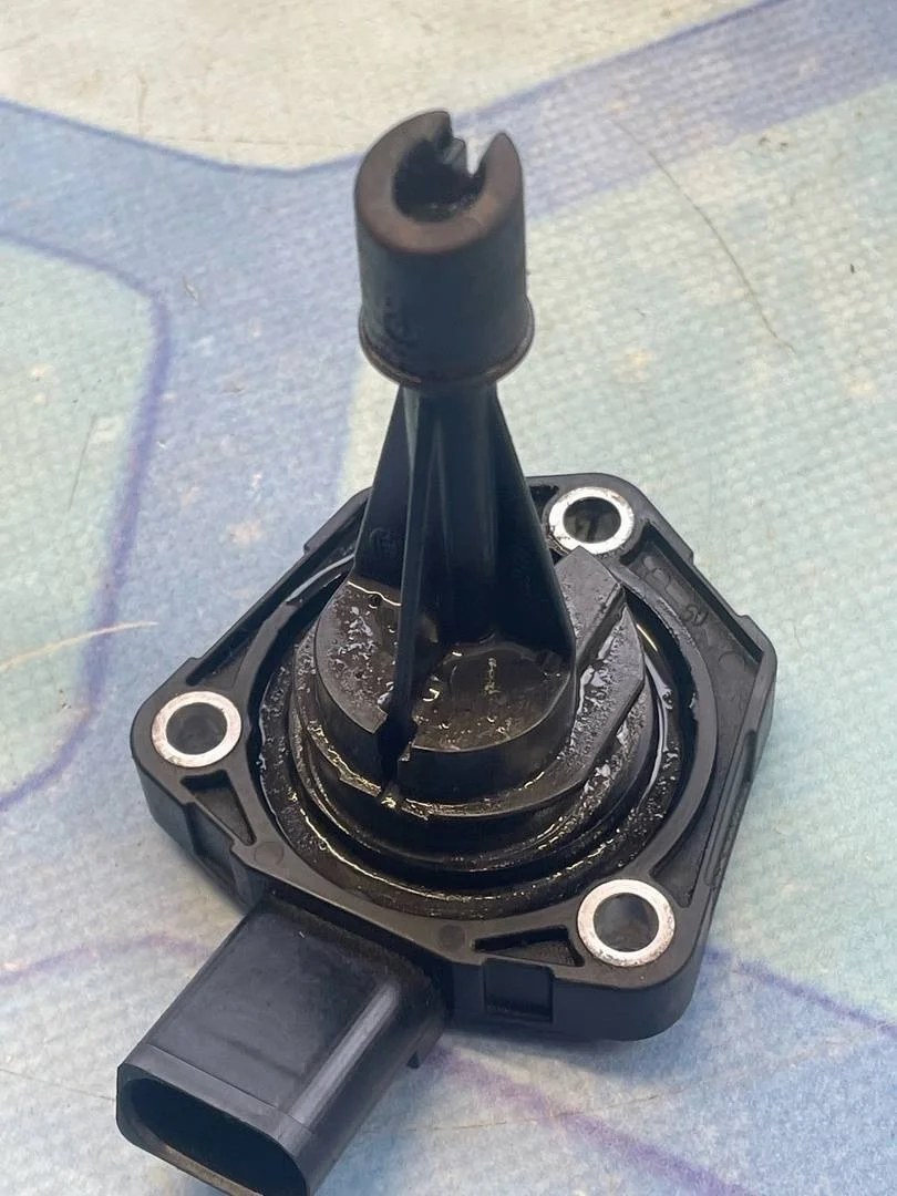 Датчик уровня масла Audi A4 2007-2015 B8