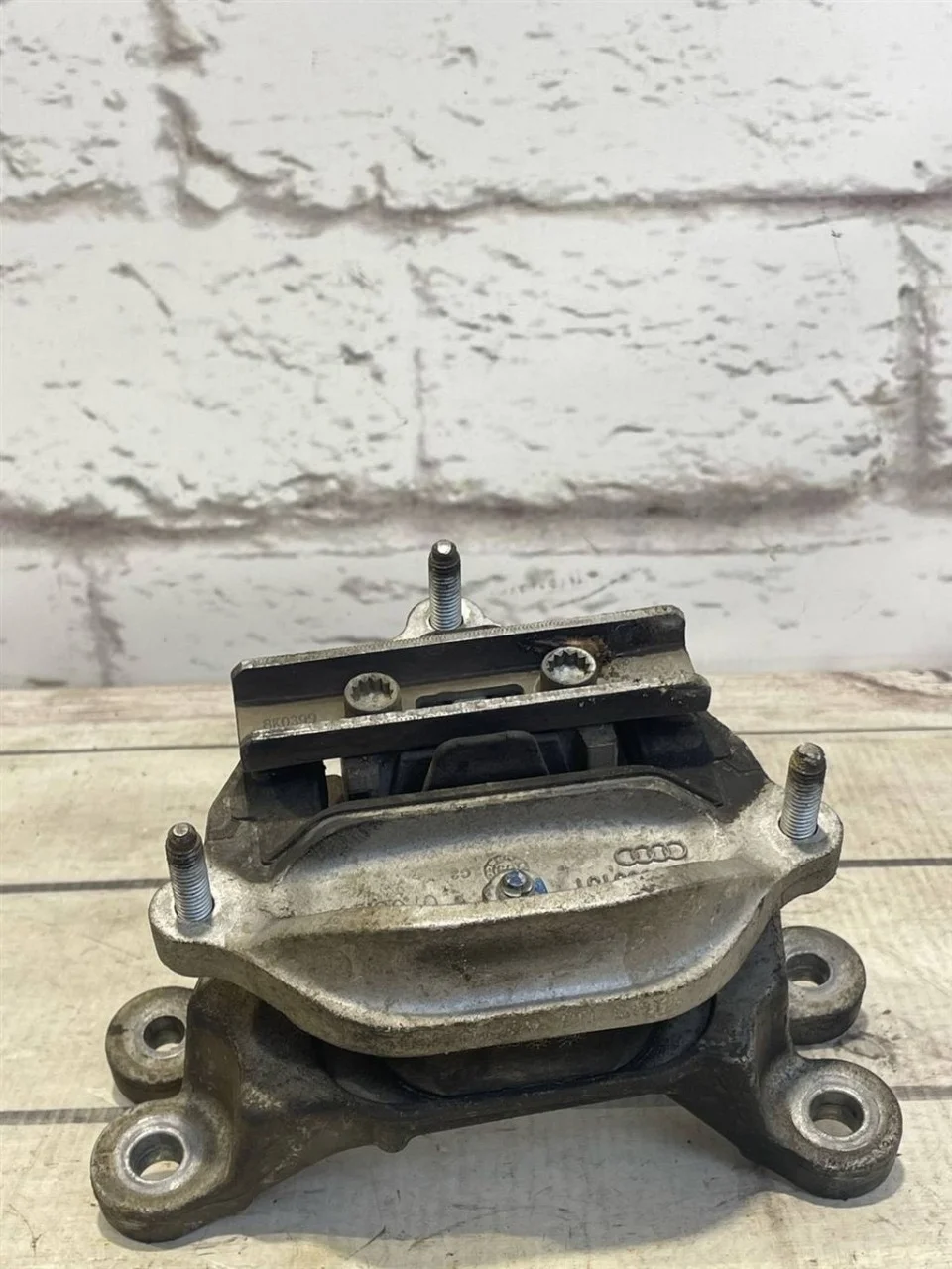 Опора кпп Audi A4 2007-2015 B8
