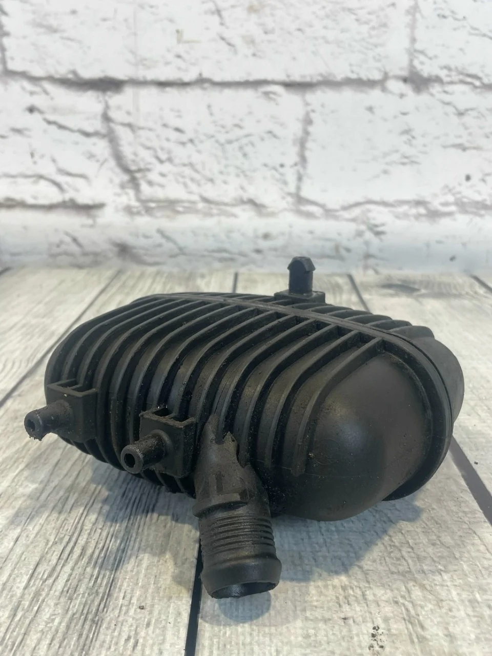 Резонатор воздушного фильтра Audi A4 2007-2015 B8