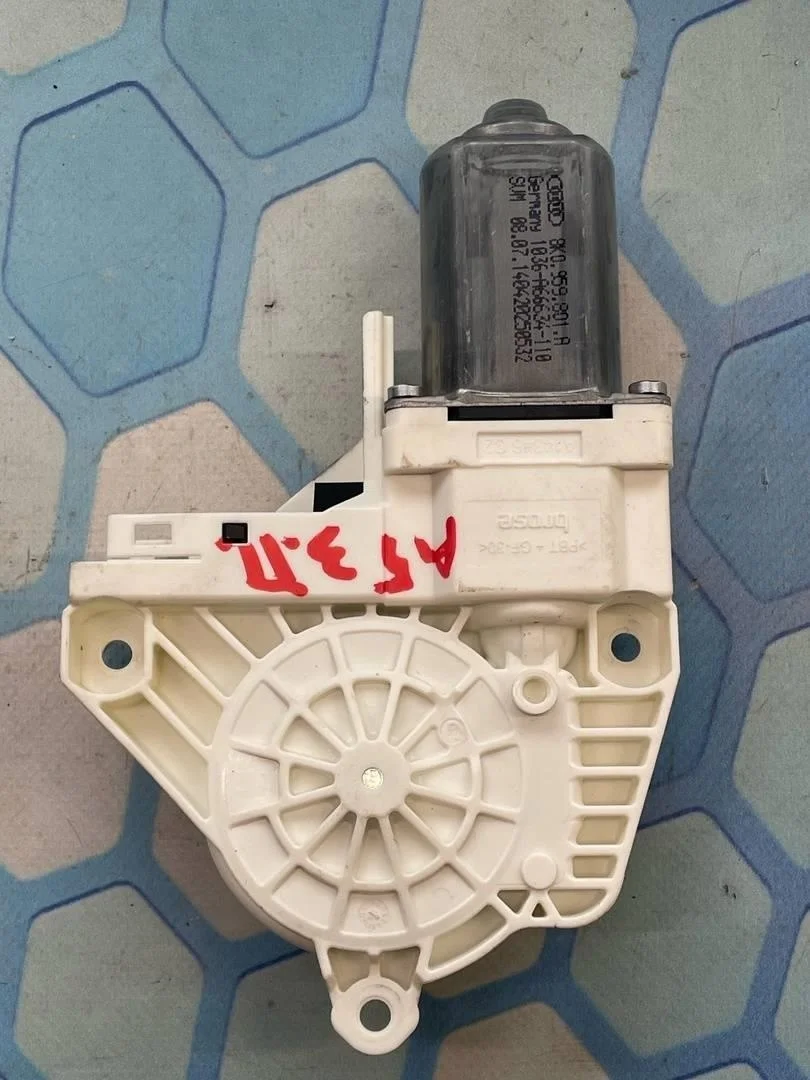 Моторчик стеклоподьемника задний правый Audi A5 2008-2016 S5