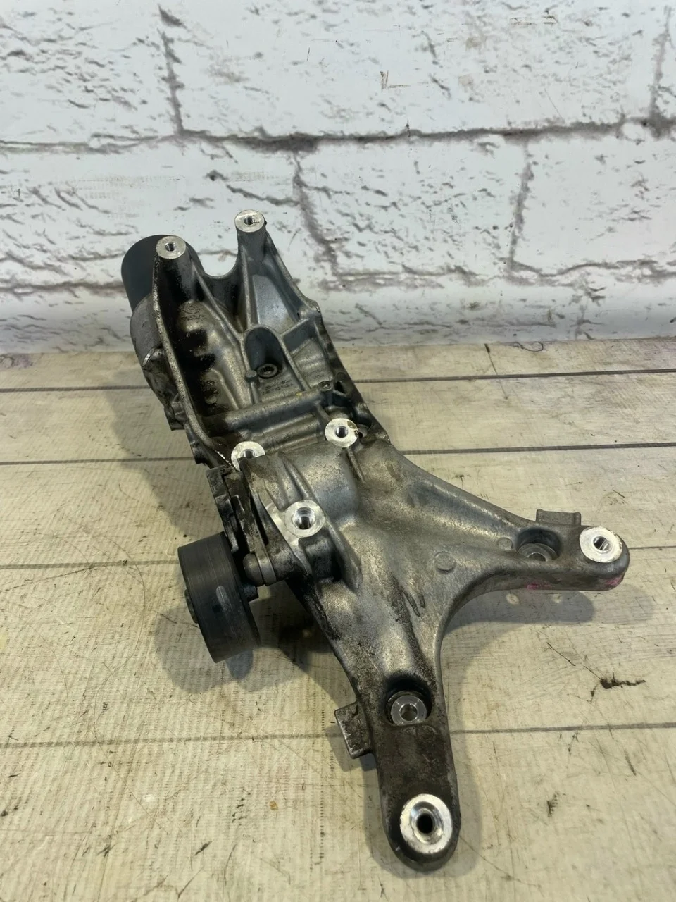 Кронштейн масляного фильтра Audi A5 2008-2016 S5