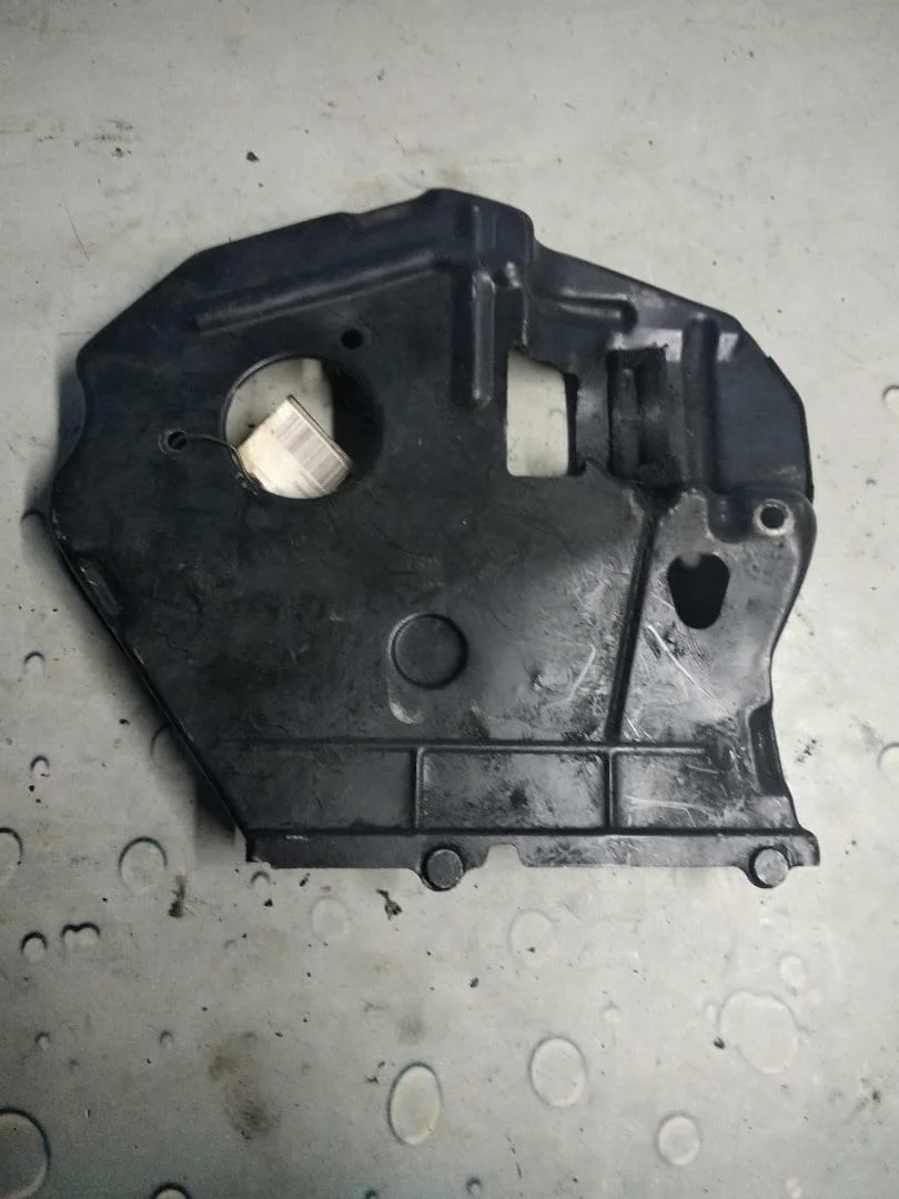 Защитный кожух грм левый Audi A6 1997-2004 C5