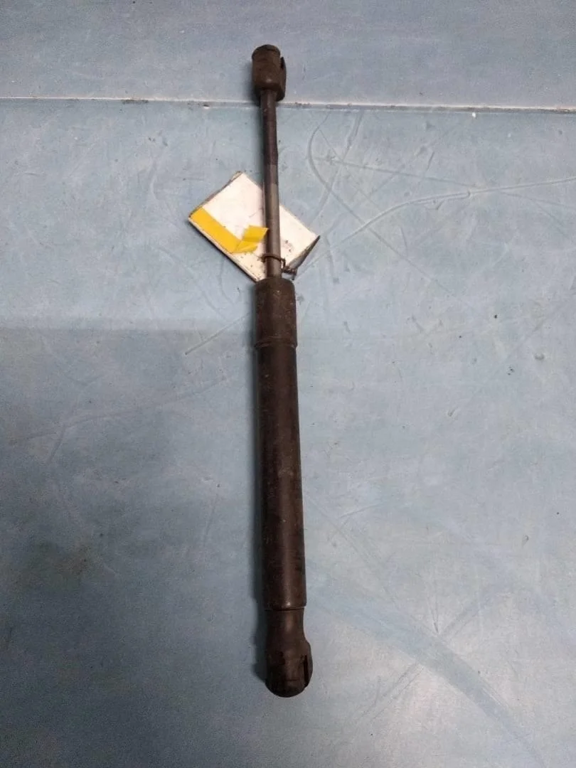 Амортизатор крышки багажника Audi A6 1997-2004 C5