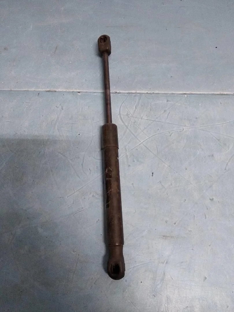 Амортизатор крышки багажника Audi A6 1997-2004 C5