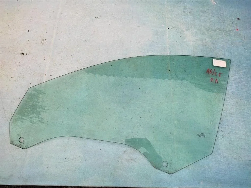 Стекло двери переднее левое Audi A6 1997-2004 C5