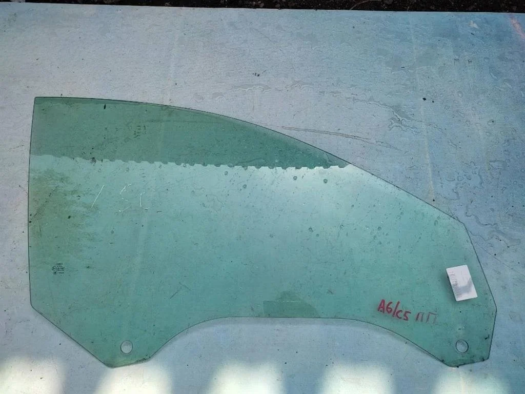 Стекло двери переднее правое Audi A6 1997-2004 C5