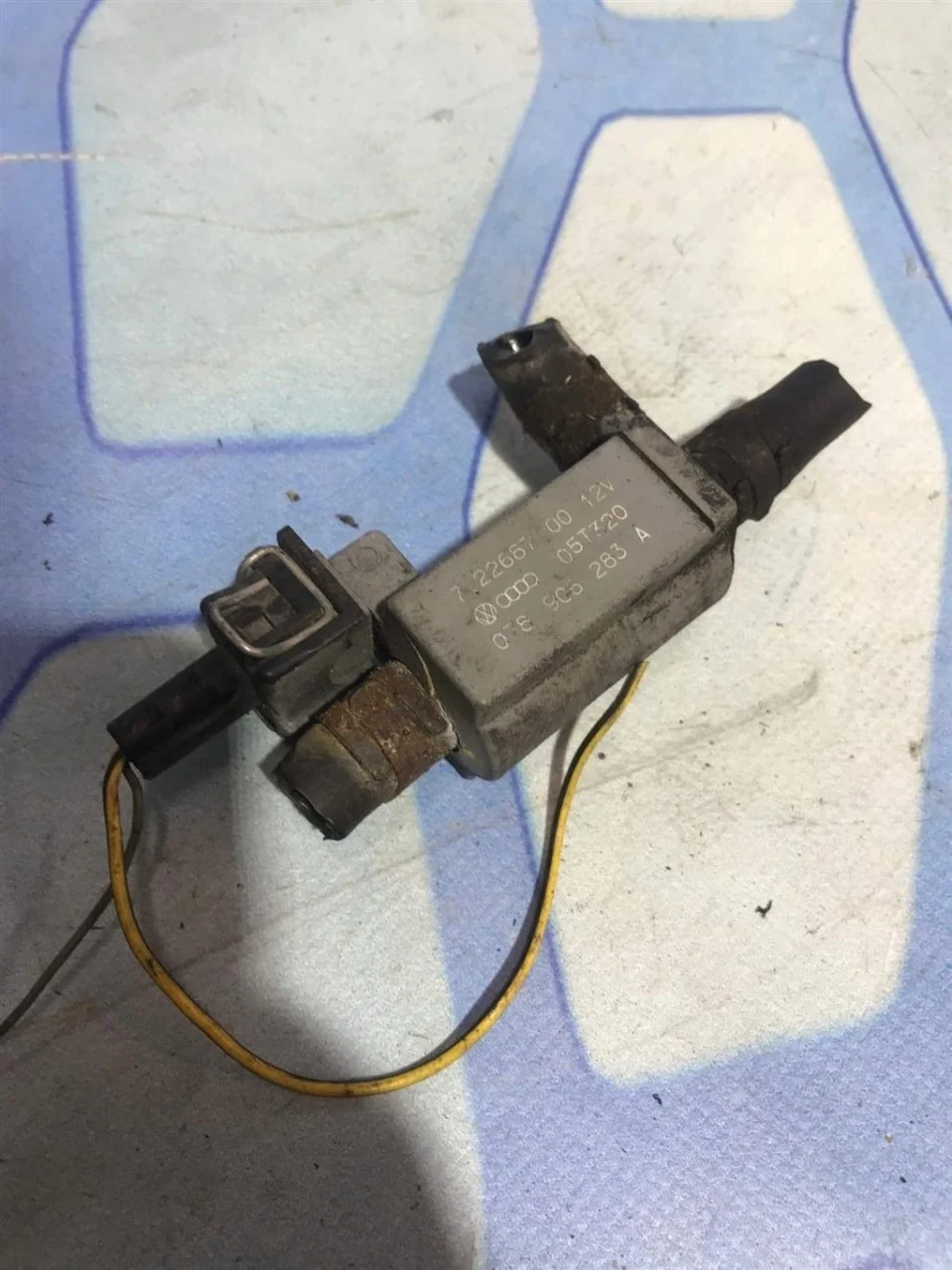 Клапан электромагнитный Audi A6 1997-2004 C5