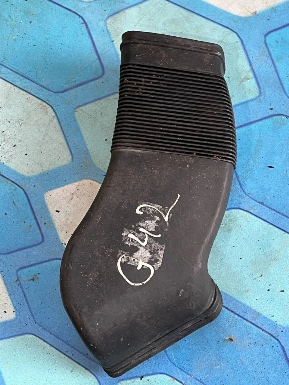 Патрубок воздуховод двс Audi A6 1997-2004 C5