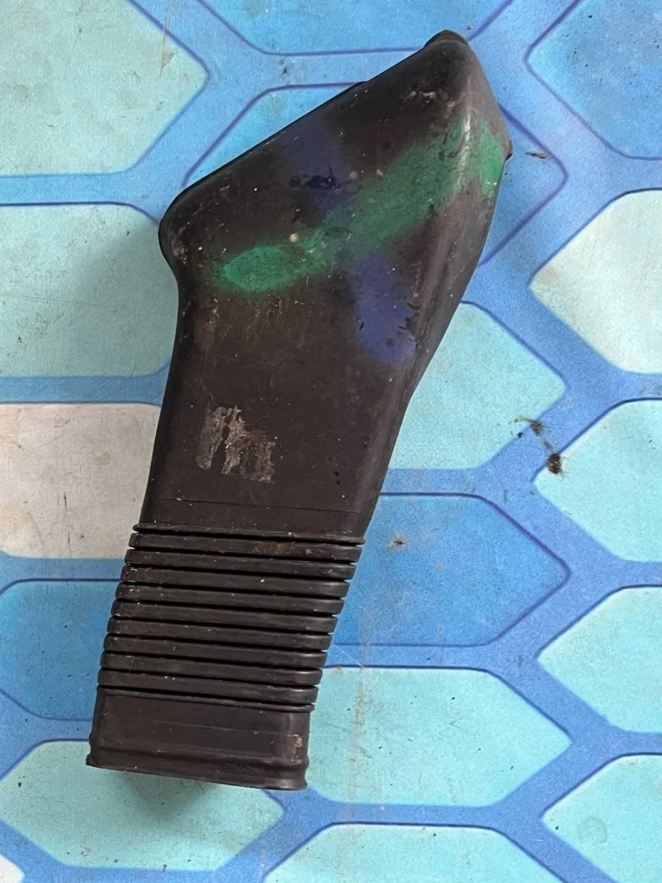 Фланец фоздухозаборника Audi A6 1997-2004 C5