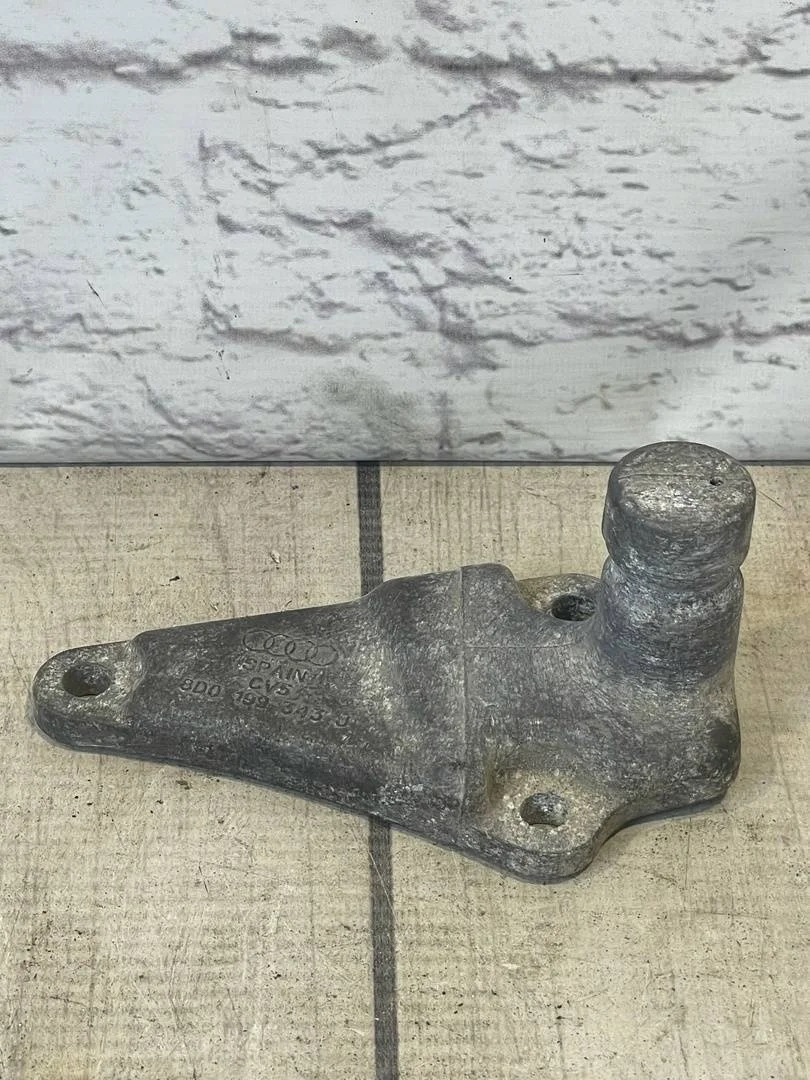 Кронштейн двигателя Audi A6 1997-2004 C5