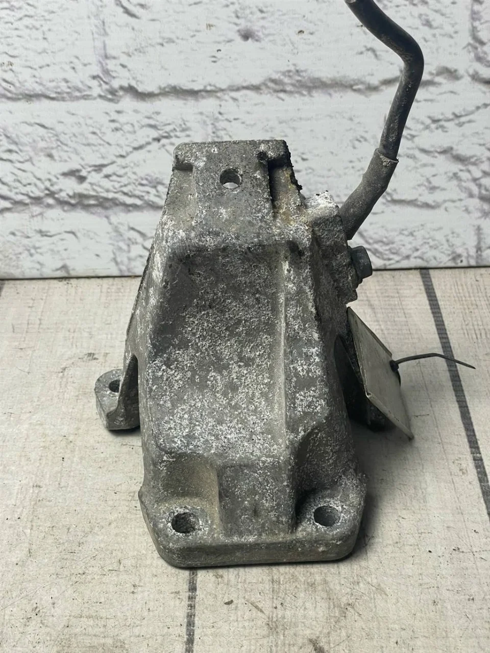 Кронштейн двигателя Audi A6 1997-2004 C5