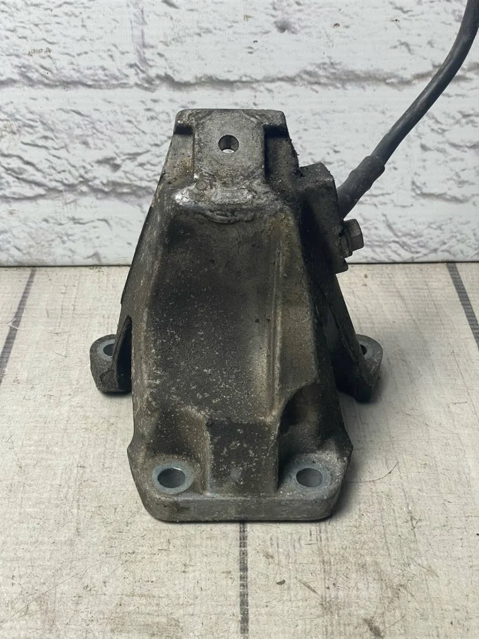 Кронштейн двигателя Audi A6 1997-2004 C5