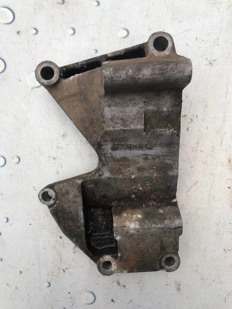 Кронштейн генератора Audi A6 2004-2011 C6