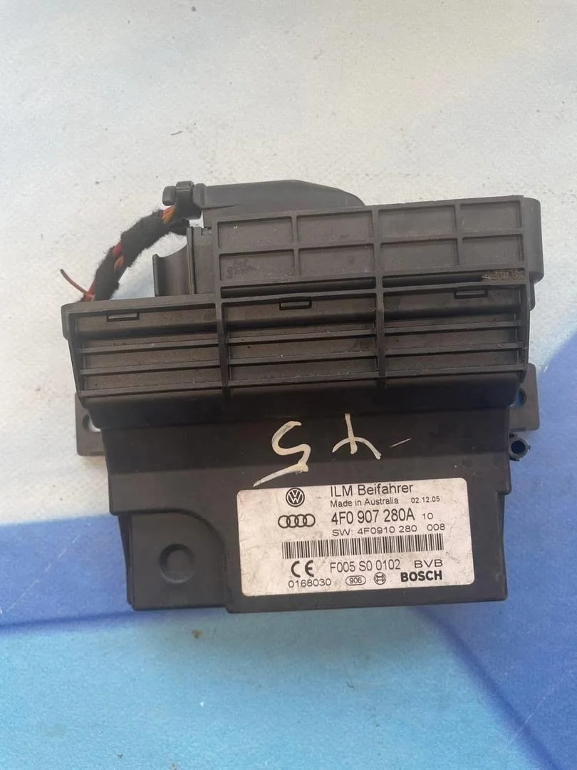 Блок управления бортовой сети Audi A6 2004-2011 C6