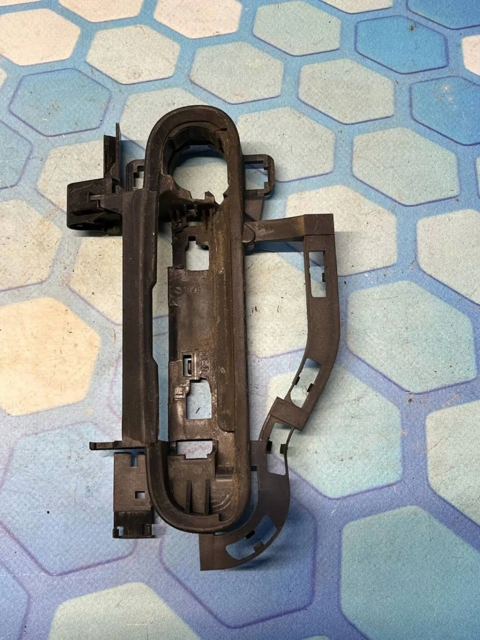 Кронштейн ручки двери Audi A6 2004-2011 C6