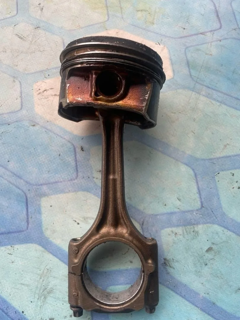 Поршень в сборе шатуном Audi A6 2004-2011 C6